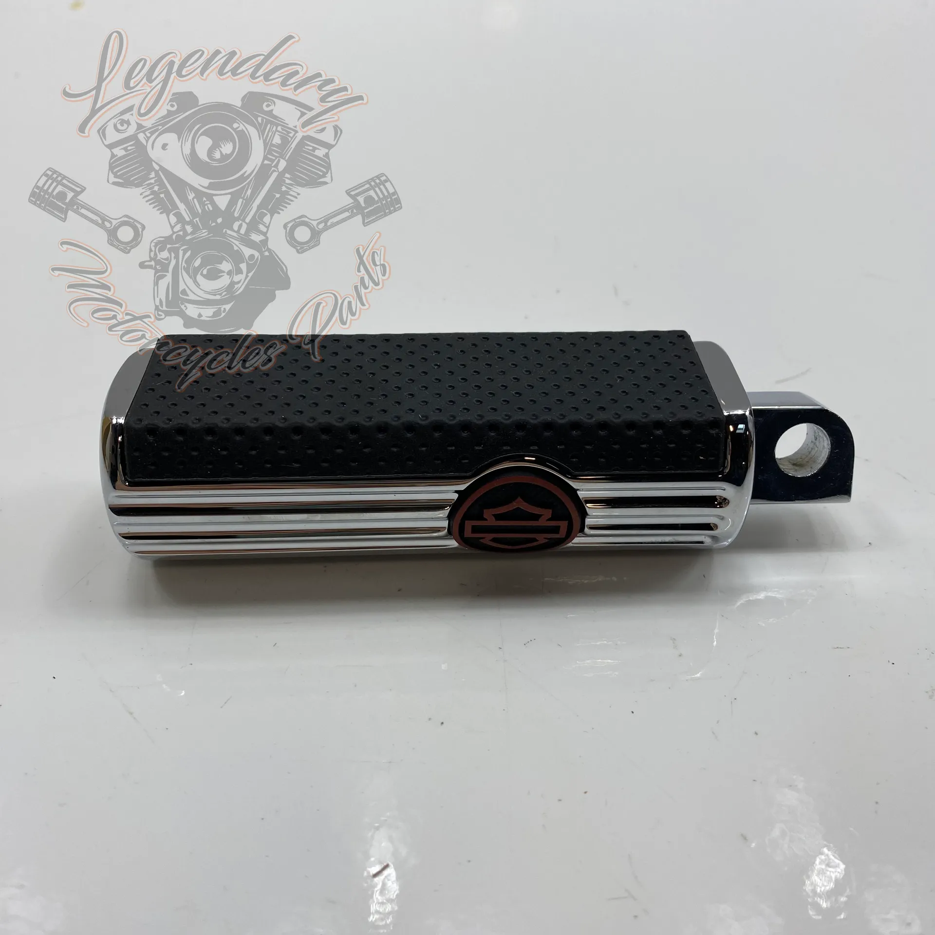 Repose-pied passager droit chromé OEM 50501088